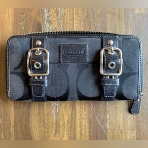 Coach - Vintage Black Signature Design Wallet
